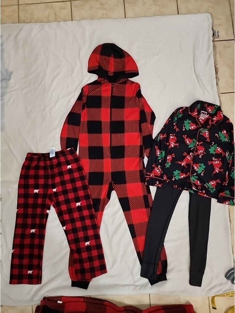 BOYS CHRISTMAS PAJAMA LOT of 6 SIZE 4 Pic
